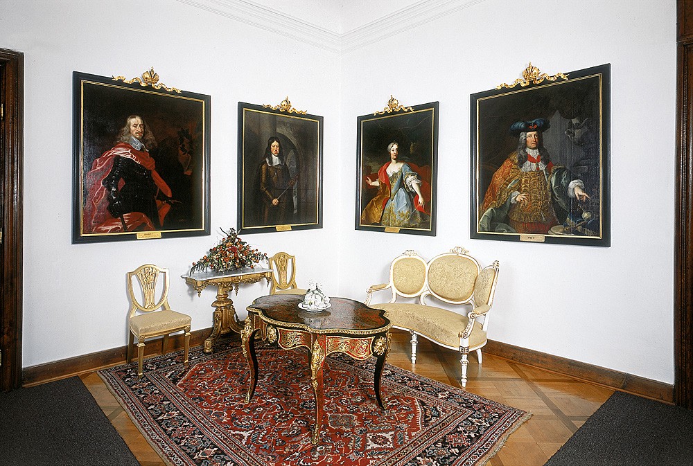 8_Nach_zamek_inter_kopie-660-1100-800-100-c