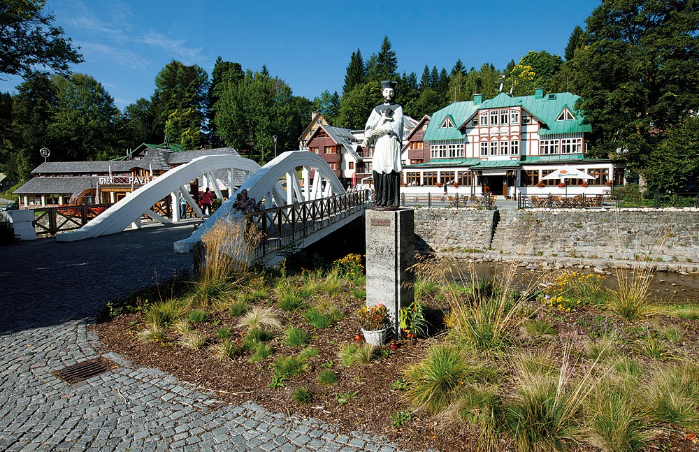 20_Spindler_Mlyn_sv.Nepomucky_kopie-737-1100-800-100-c