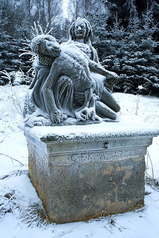 21_Pieta_Olesnice_kopie_kopie-814-1100-800-100-c